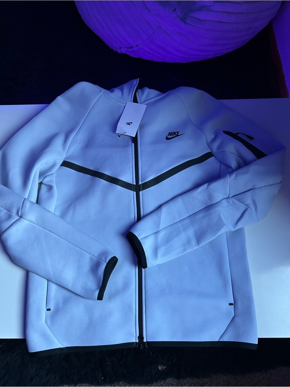 Nike Men’s White Performance Full-Zip Jacket with Black Accents I take offers to